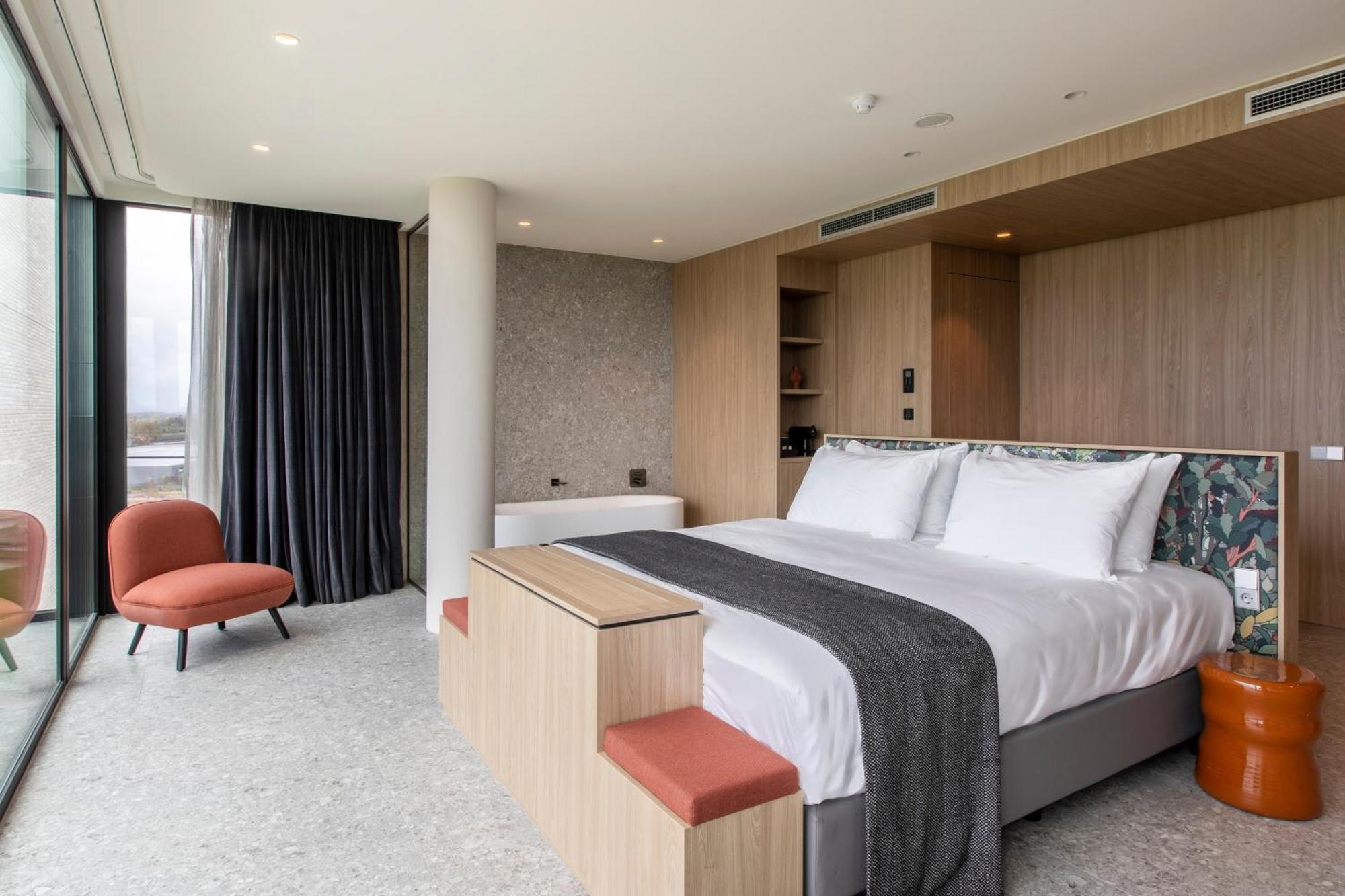Van Der Valk Hotel Deventer Exterior photo