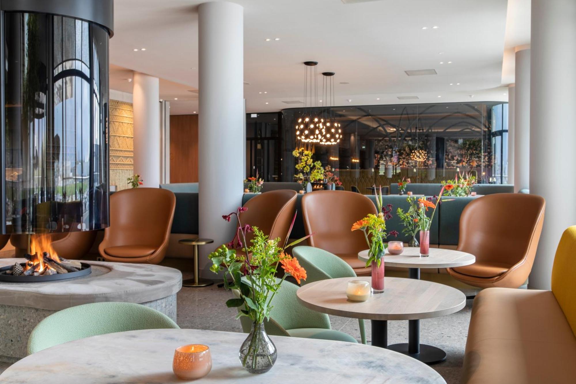 Van Der Valk Hotel Deventer Exterior photo